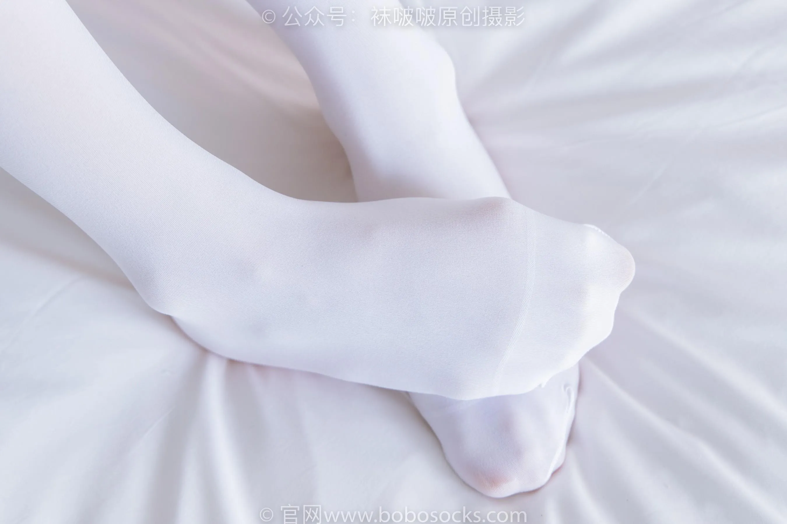 [BoBoSocks袜啵啵]NO.214 小沫-黑色运动鞋、厚白丝[23] [53P]插图4